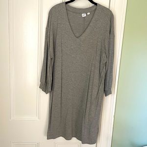 Long sleeve lightweight gray Gap shirt dress